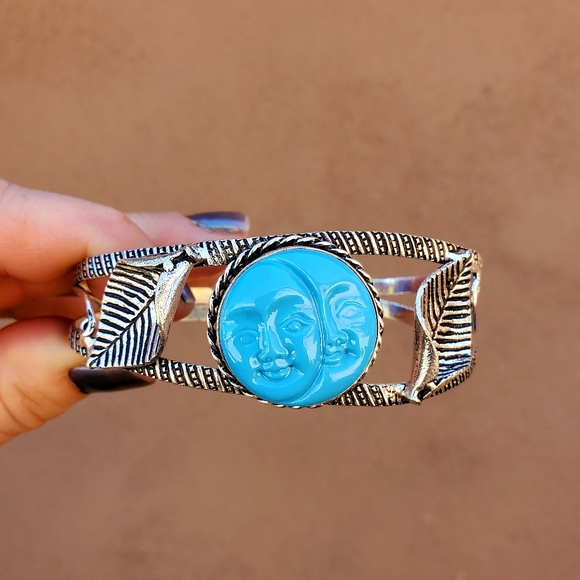 New Carved Double Moon Face 925 Silver Cuff Bracelet. - Picture 13 of 14